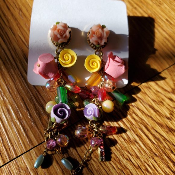 NWOT Flower earrings - Picture 7 of 8